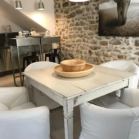 Stone House Feriehus *
